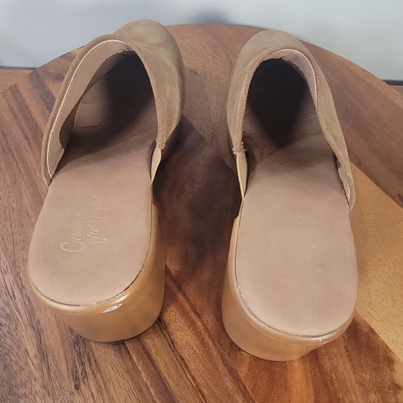 Crown Vintage Tan Suede Women's Mules Size 10 Booties Heels Boho Neutral - Picture 7 of 16